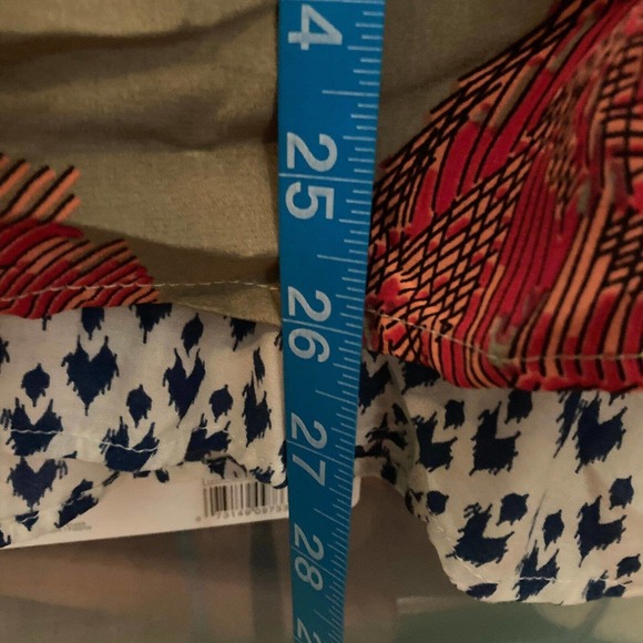 Laila & Savannah Shirt Womens Sz Small Brown Red Floral Silk V-Neck‎ Twist Top - Picture 10 of 10